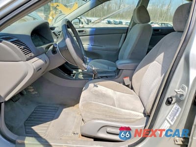 Zdjęcie 7 z 13 samochodu: 2003 TOYOTA CAMRY LE VIN:4T1BE32K23U707586 - miniatura