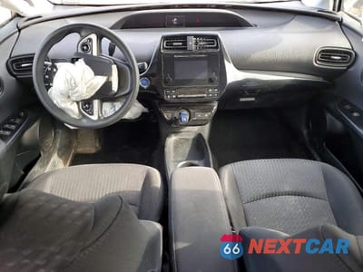 Zdjęcie 8 z 12 samochodu: 2016 TOYOTA PRIUS TWO VIN:JTDKBRFU2G3003203 - miniatura