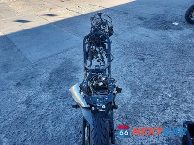 Zdjęcie 6 z 9 samochodu: 2015 YAMAHA YZFR3 VIN:MH3RH06Y7FK002632 - miniatura