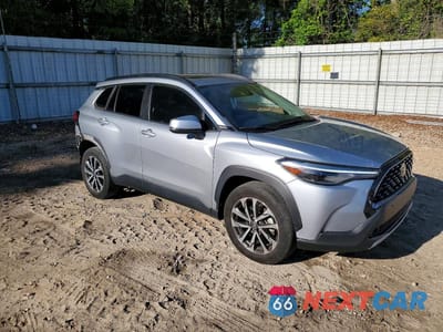 Czwarte zdjęcie samochodu z boku: 2022 TOYOTA COROLLA CROSS XLE VIN:7MUDAAAGXNV033825 - miniatura