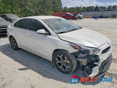 Czwarte zdjęcie samochodu z boku: 2021 KIA FORTE LXS VIN:3KPF24AD3ME299316 - miniatura