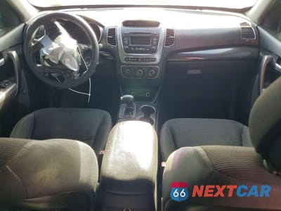 Zdjęcie 8 z 13 samochodu: 2014 KIA SORENTO LX VIN:5XYKT3A6XEG535990 - miniatura