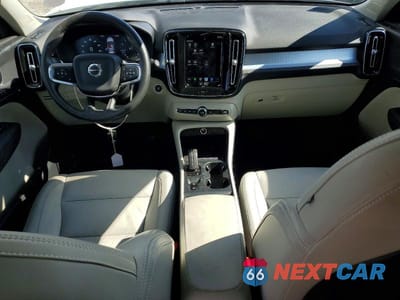 Zdjęcie 8 z 13 samochodu: 2021 VOLVO XC40 T5 MOMENTUM VIN:YV4162UK1M2456400 - miniatura