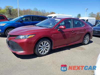 2020 TOYOTA CAMRY LE 4T1C11AK6LU898631 - główne zdjęcie licytacji z USA - miniatura