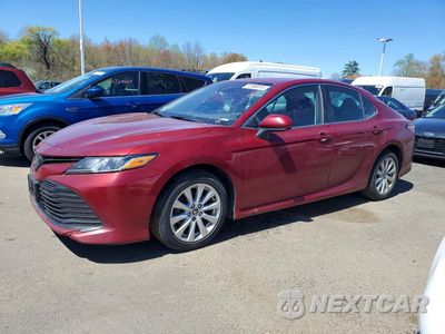 2020 TOYOTA CAMRY LE 4T1C11AK6LU898631 - główne zdjęcie licytacji z USA - miniatura