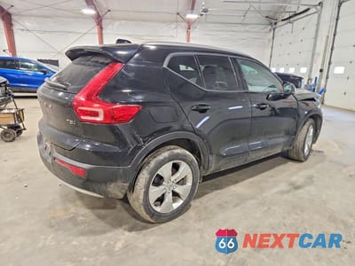 Trzecie zdjęcie samochodu z tyłu: 2020 VOLVO XC40 T5 MOMENTUM VIN:YV4162UK5L2323704 - miniatura