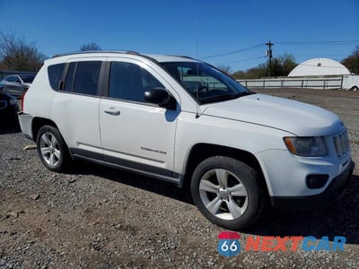 Czwarte zdjęcie samochodu z boku: 2013 JEEP COMPASS LATITUDE VIN:1C4NJDEB8DD280446 - miniatura