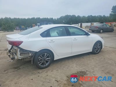 Trzecie zdjęcie samochodu z tyłu: 2022 KIA FORTE LXS VIN:3KPF24ADXNE481273 - miniatura