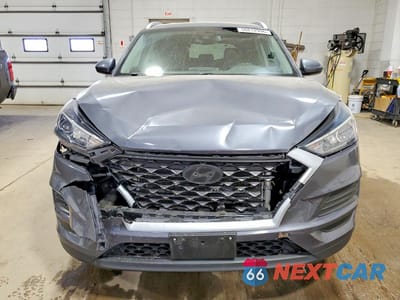 Piąte zdjęcie samochodu w środku: 2019 HYUNDAI TUCSON VALUE VIN:KM8J3CA42KU985620 - miniatura