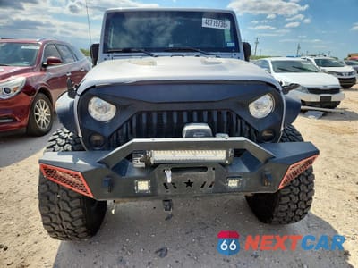 Piąte zdjęcie samochodu w środku: 2017 JEEP WRANGLER UNLIMITED RUBICON VIN:1C4BJWFG2HL528615 - miniatura