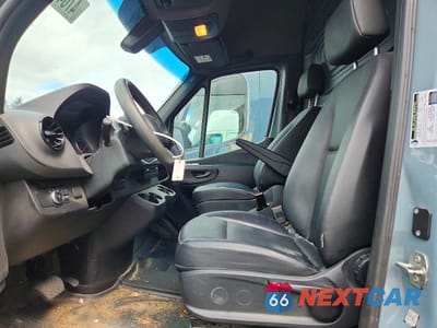 Zdjęcie 7 z 12 samochodu: 2024 MERCEDES BENZ SPRINTER 2500 UTILITY / SERVICE VAN VIN:W1Y4KBHY5RT176292 - miniatura