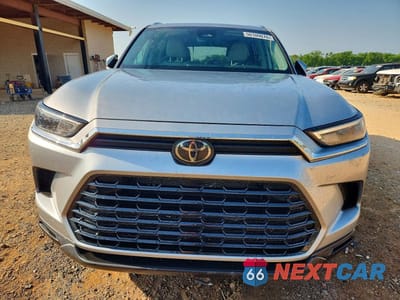 Piąte zdjęcie samochodu w środku: 2024 TOYOTA GRAND HIGHLANDER XLE VIN:5TDAAAA5XRS002883 - miniatura