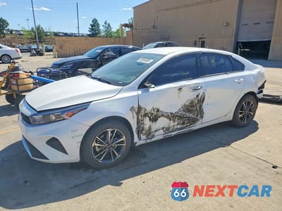 2024 KIA FORTE LXS 3KPF24AD8RE706151 - główne zdjęcie licytacji z USA - miniatura