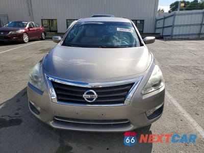 Piąte zdjęcie samochodu w środku: 2015 NISSAN ALTIMA 2.5 S VIN:1N4AL3AP9FC131451 - miniatura