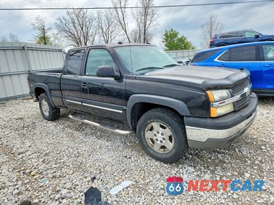 Czwarte zdjęcie samochodu z boku: 2004 CHEVROLET SILVERADO K1500 VIN:1GCEK19T64E282284 - miniatura