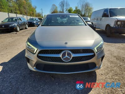 Piąte zdjęcie samochodu w środku: 2019 MERCEDES-BENZ A 220 VIN:WDD3G4EB1KW001884 - miniatura