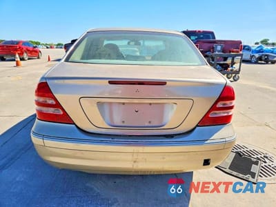 Zdjęcie 6 z 12 samochodu: 2004 MERCEDES-BENZ C 240 4MATIC VIN:WDBRF81J94F487289 - miniatura