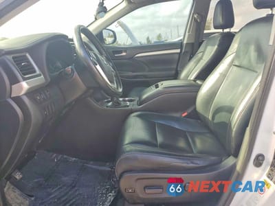 Zdjęcie 7 z 12 samochodu: 2017 TOYOTA HIGHLANDER XLE VIN:5TDKZRFH6HS203404 - miniatura