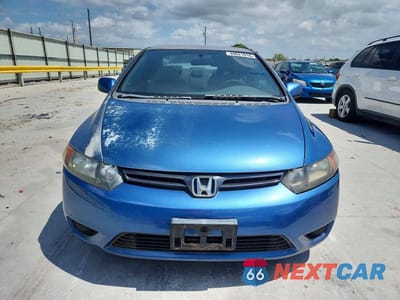 Piąte zdjęcie samochodu w środku: 2008 HONDA CIVIC LX VIN:2HGFG12638H568281 - miniatura
