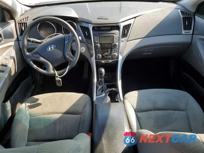 Zdjęcie 8 z 12 samochodu: 2013 HYUNDAI SONATA HYBRID VIN:KMHEC4A48DA078995 - miniatura