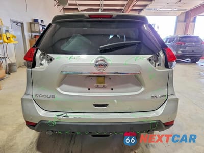 Zdjęcie 6 z 13 samochodu: 2019 NISSAN ROGUE SV VIN:JN8AT2MV7KW384845 - miniatura