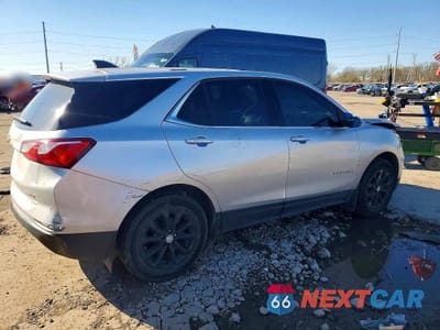 Trzecie zdjęcie samochodu z tyłu: 2019 CHEVROLET EQUINOX LT VIN:3GNAXUEV3KS661469 - miniatura