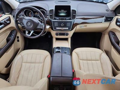 Zdjęcie 8 z 12 samochodu: 2017 MERCEDES-BENZ GLS 450 4MATIC VIN:4JGDF6EE3HA804379 - miniatura
