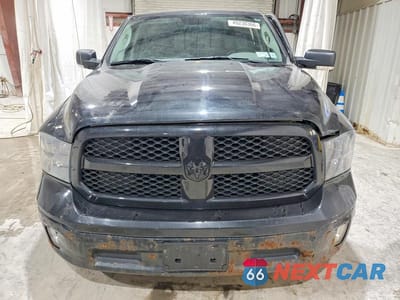 Piąte zdjęcie samochodu w środku: 2018 RAM 1500 SLT VIN:1C6RR7LT3JS114275 - miniatura