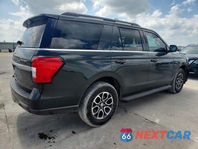 Trzecie zdjęcie samochodu z tyłu: 2022 FORD EXPEDITION XLT VIN:1FMJU1HT3NEA63466 - miniatura