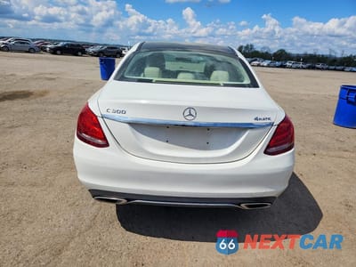 Zdjęcie 6 z 11 samochodu: 2015 MERCEDES-BENZ C 300 4MATIC VIN:55SWF4KB3FU034084 - miniatura