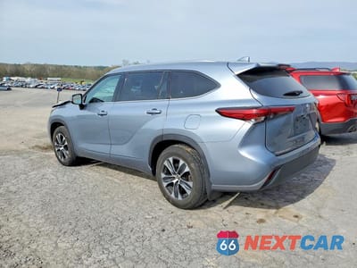 Drugie zdjęcie samochodu z przodu: 2021 TOYOTA HIGHLANDER XLE VIN:5TDHZRBHXMS095024 - miniatura