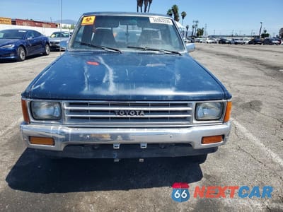 Piąte zdjęcie samochodu w środku: 1988 TOYOTA PICKUP XTRACAB RN70 DLX VIN:JT4RN70D0J0057451 - miniatura