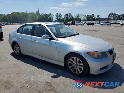 Czwarte zdjęcie samochodu z boku: 2006 BMW 325 I AUTOMATIC VIN:WBAVB17596NK38025 - miniatura