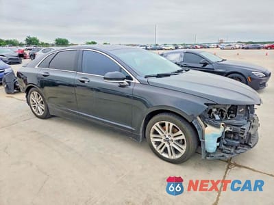 Czwarte zdjęcie samochodu z boku: 2015 LINCOLN MKZ VIN:3LN6L2G95FR617657 - miniatura
