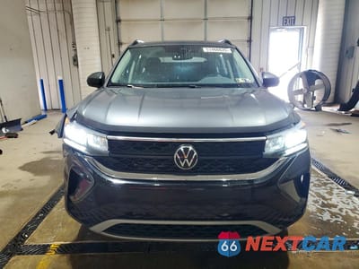 Piąte zdjęcie samochodu w środku: 2024 VOLKSWAGEN TAOS S VIN:3VV8X7B25RM053410 - miniatura