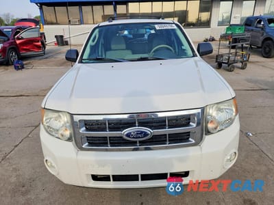 Piąte zdjęcie samochodu w środku: 2011 FORD ESCAPE XLT VIN:1FMCU0D70BKA31471 - miniatura