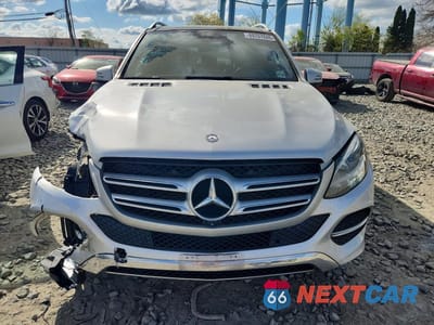 Piąte zdjęcie samochodu w środku: 2017 MERCEDES-BENZ GLE 350 4MATIC VIN:4JGDA5HB3HA835352 - miniatura