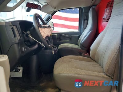 Zdjęcie 7 z 13 samochodu: 2023 CHEV EXPRESS G2500 VIN:1GCWGAFP0P1232201 - miniatura