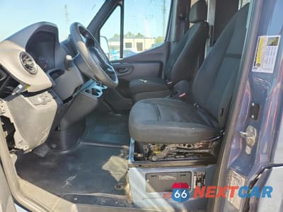 Zdjęcie 7 z 13 samochodu: 2019 MERCEDES BENZ SPRINTER 2500 DELIVERY VAN VIN:WD4PF1CD1KP129074 - miniatura