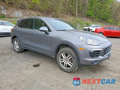 Czwarte zdjęcie samochodu z boku: 2018 PORSCHE CAYENNE VIN:WP1AA2A25JKA04739 - miniatura