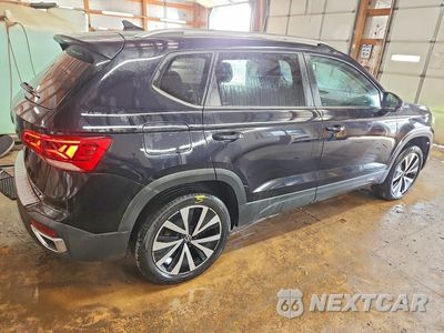 Trzecie zdjęcie samochodu z tyłu: 2022 VOLKSWAGEN TAOS SE VIN:3VVWX7B20NM046642 - miniatura