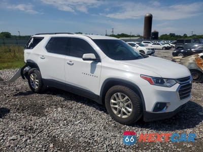 Czwarte zdjęcie samochodu z boku: 2020 CHEVROLET TRAVERSE LT VIN:1GNERGKW6LJ306518 - miniatura