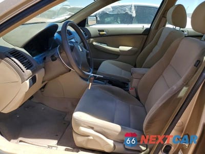 Zdjęcie 7 z 13 samochodu: 2005 HONDA ACCORD LX VIN:3HGCM56425G707789 - miniatura