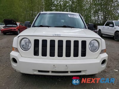Piąte zdjęcie samochodu w środku: 2010 JEEP PATRIOT SPORT VIN:1J4NF2GB9AD622365 - miniatura