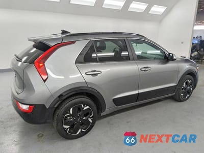 Trzecie zdjęcie samochodu z tyłu: 2024 KIA NIRO WIND VIN:KNDCR3L16R5113671 - miniatura