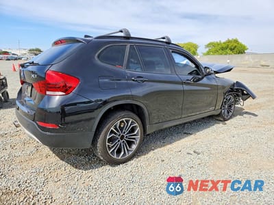 Trzecie zdjęcie samochodu z tyłu: 2015 BMW X1 XDRIVE35I VIN:WBAVM5C53FVV94056 - miniatura