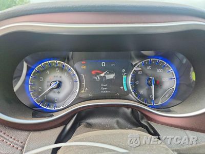 Zdjęcie 9 z 13 samochodu: 2017 CHRYSLER PACIFICA LIMITED VIN:2C4RC1GG7HR747894 - miniatura
