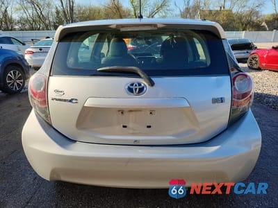 Zdjęcie 6 z 12 samochodu: 2012 TOYOTA PRIUS C TWO VIN:JTDKDTB39C1016878 - miniatura