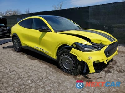 Czwarte zdjęcie samochodu z boku: 2025 FORD MUSTANG MACH-E GT VIN:3FMTK4SX2SMA12154 - miniatura