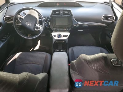 Zdjęcie 8 z 12 samochodu: 2018 TOYOTA PRIUS THREE VIN:JTDKARFU2J3067185 - miniatura